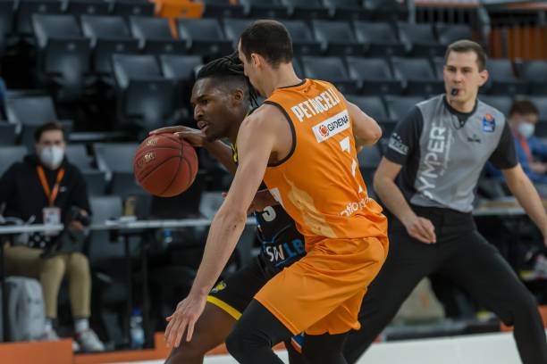 越的个人技 越的个人技