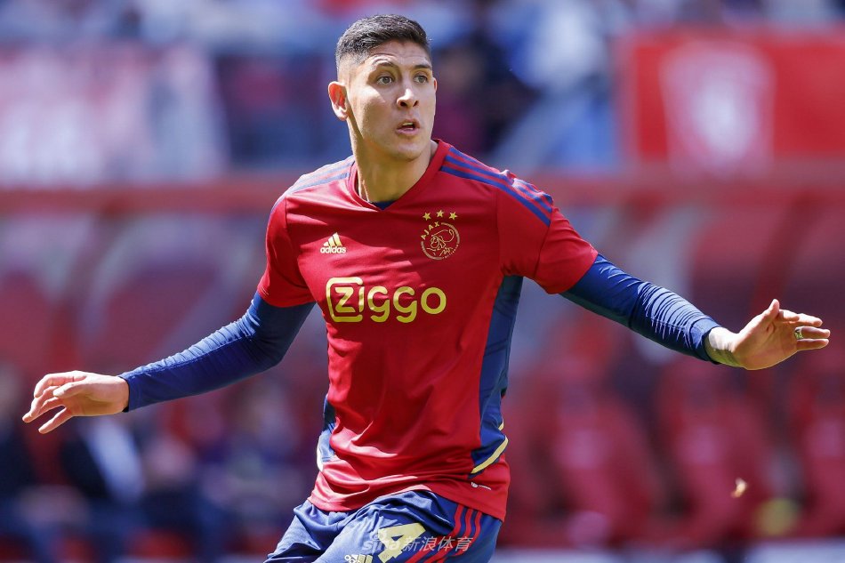 他在抓举动 他在抓举动